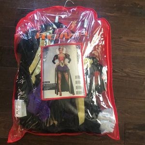 4 pc Sultry Heartless Queen Halloween costume